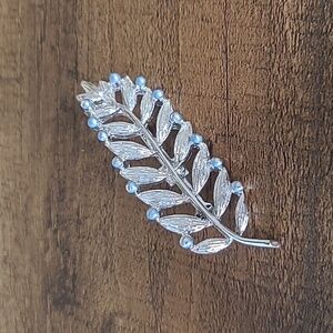 VINTAGE Gerry's Silver Leaf Brooch